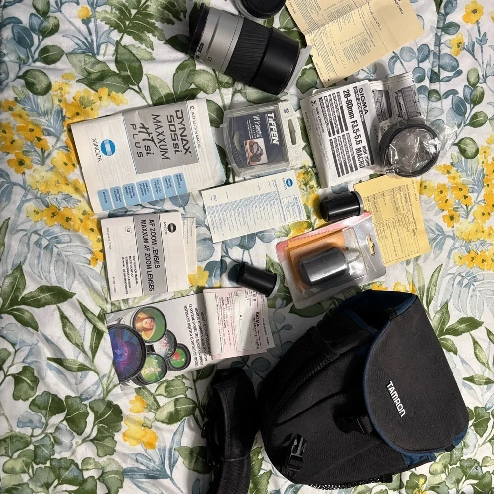 Vintage Minolta Maxxum 505si Camera and  accessory lot ****open to offers***